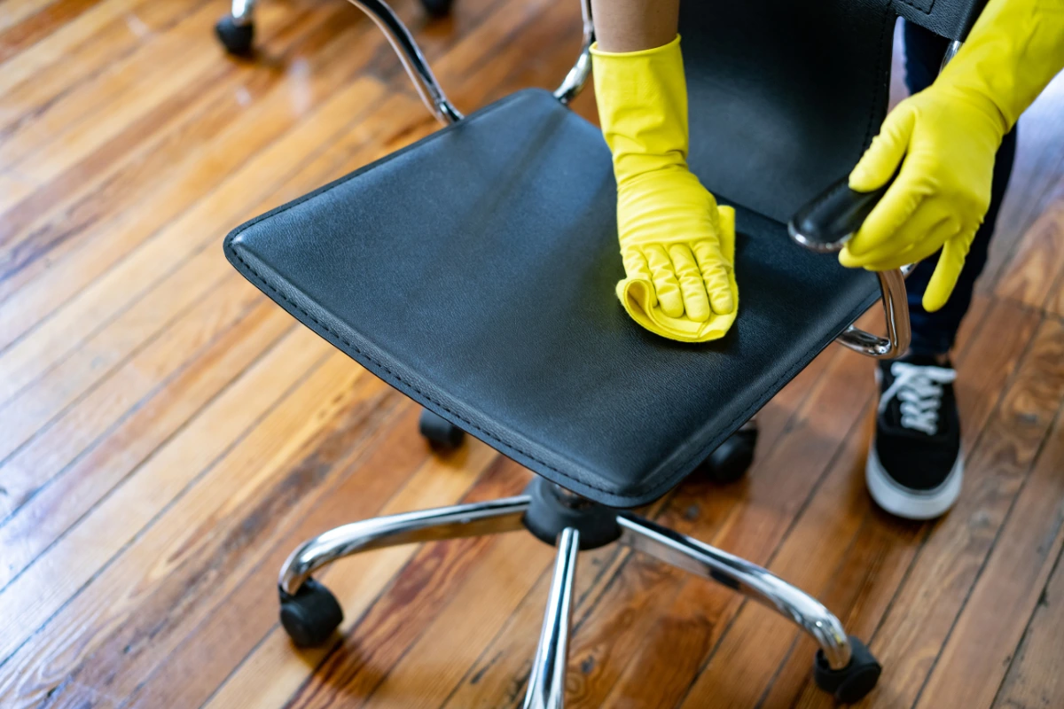 DEEP OFFICE CLEANING
