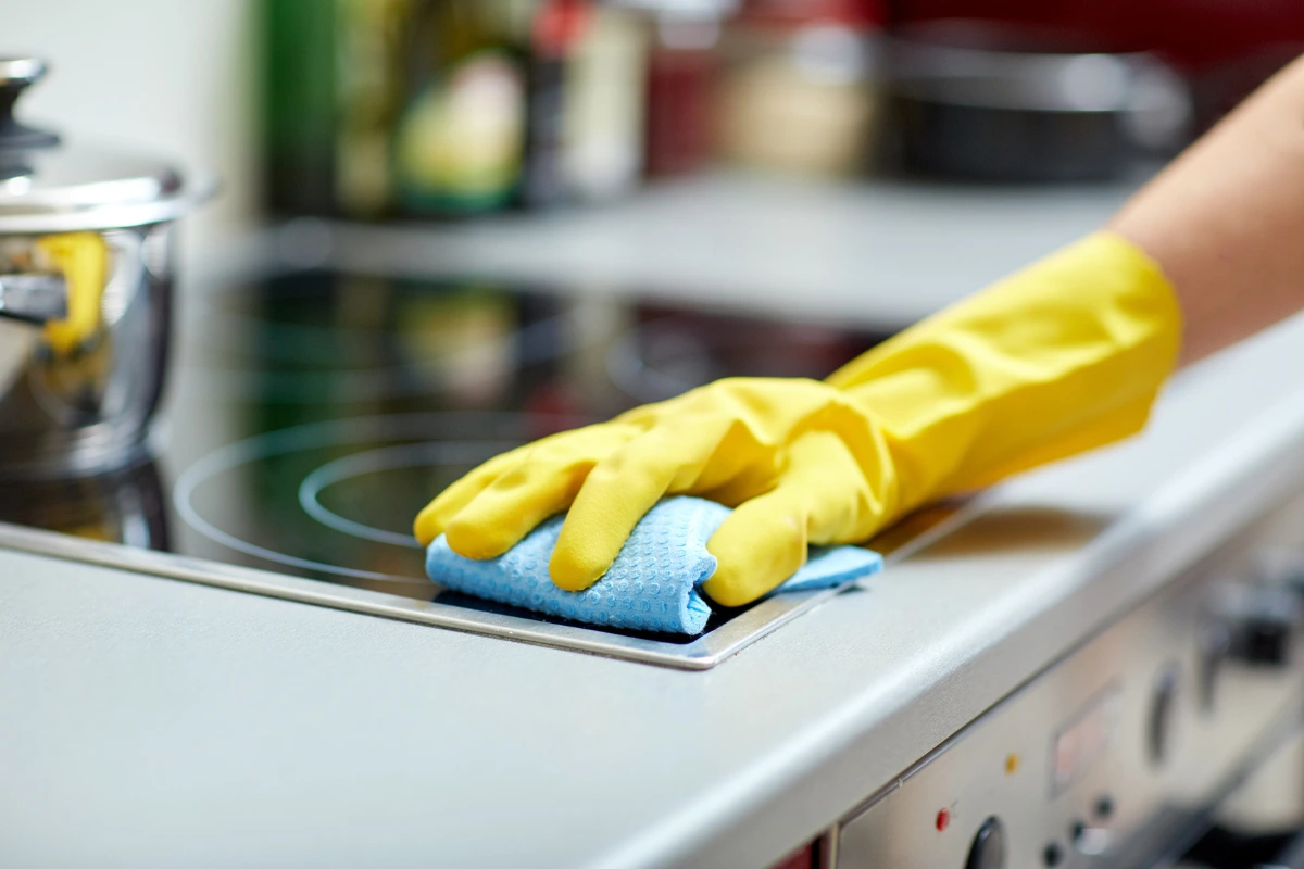 KITCHEN CLEANING